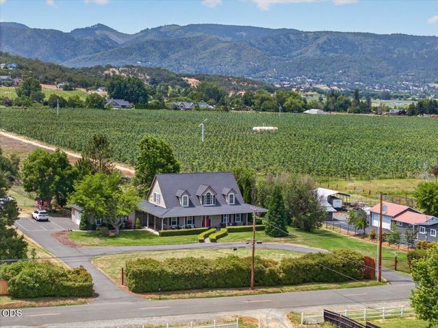 1760 Minear Road, Medford, OR 97501