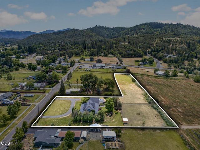 1760 Minear Road, Medford, OR 97501
