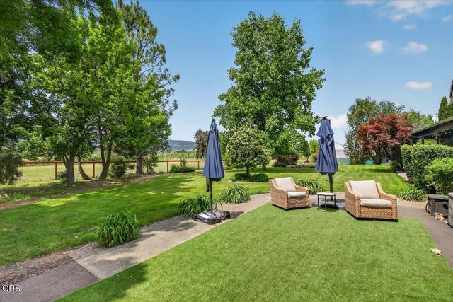1760 Minear Road, Medford, OR 97501
