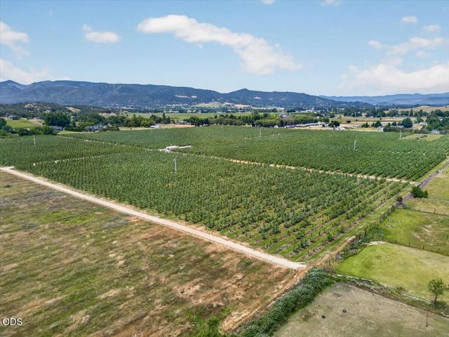 1760 Minear Road, Medford, OR 97501
