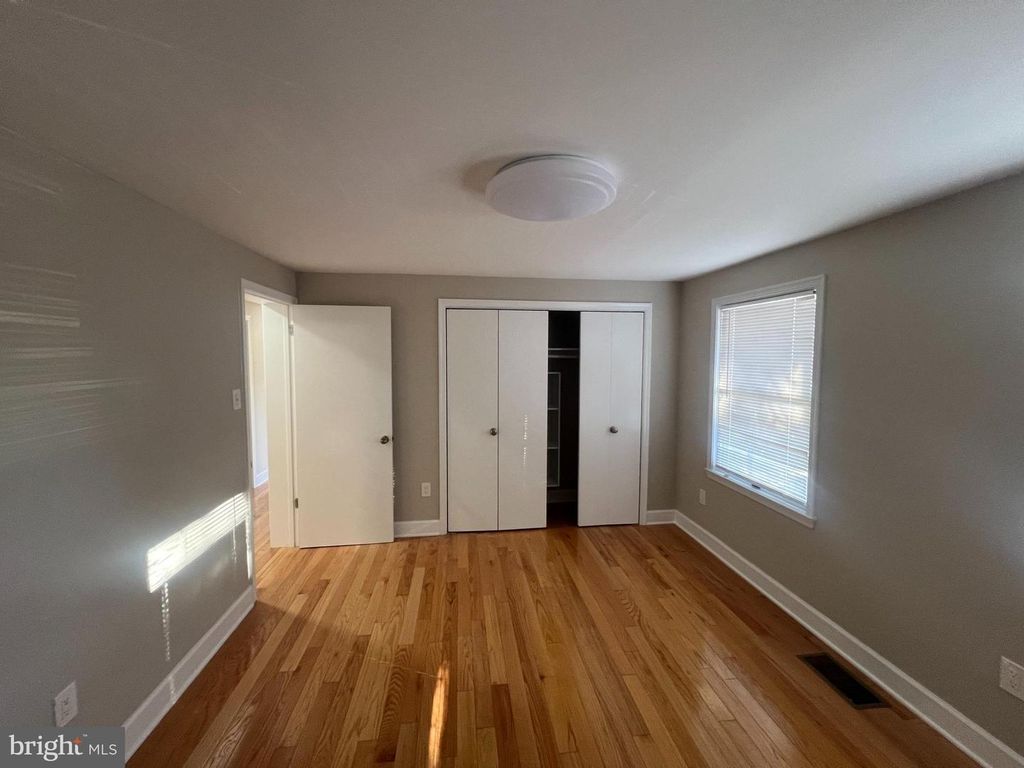 Image 10 of property listing at 8210 WILLOW ST, Laurel, MD 20707