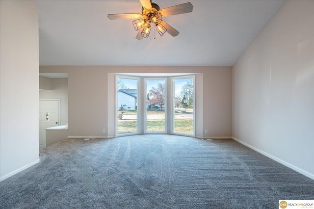 5105 S 165th Street, Omaha, NE 68135