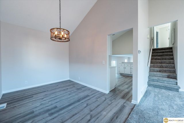 5105 S 165th Street, Omaha, NE 68135