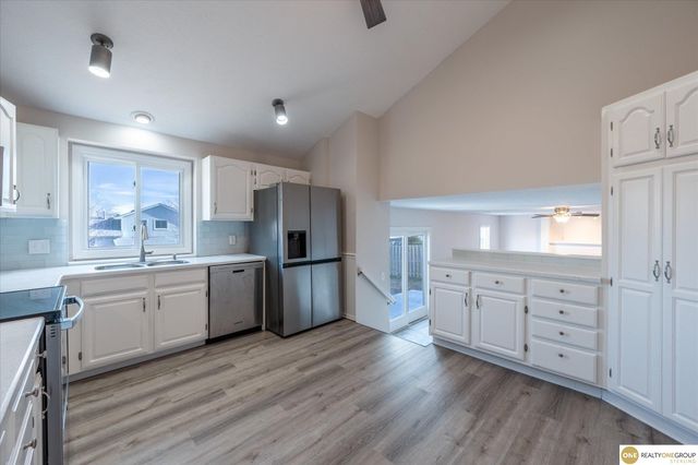 5105 S 165th Street, Omaha, NE 68135