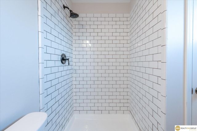 5105 S 165th Street, Omaha, NE 68135