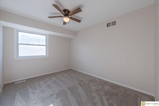 5105 S 165th Street, Omaha, NE 68135