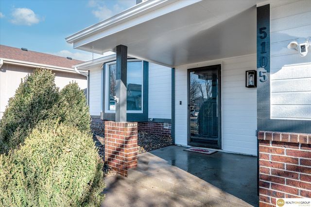 5105 S 165th Street, Omaha, NE 68135