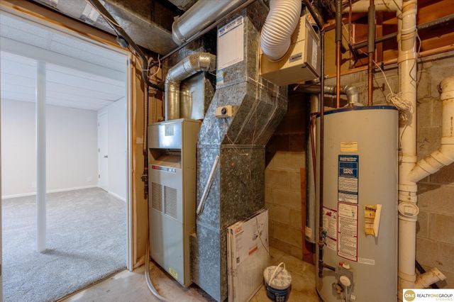 5105 S 165th Street, Omaha, NE 68135