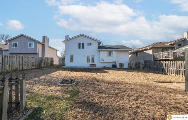 5105 S 165th Street, Omaha, NE 68135