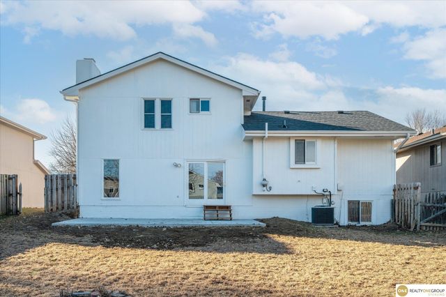 5105 S 165th Street, Omaha, NE 68135