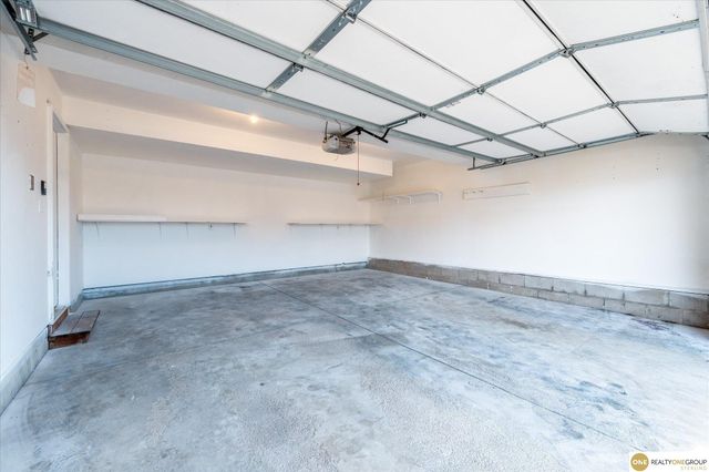 5105 S 165th Street, Omaha, NE 68135