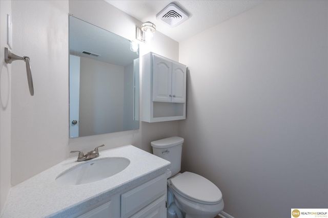 5105 S 165th Street, Omaha, NE 68135