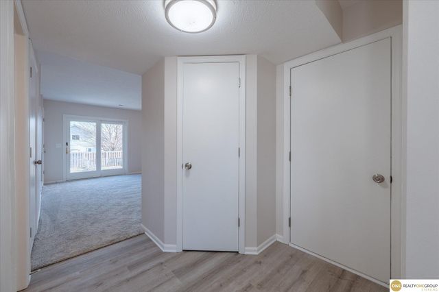 5105 S 165th Street, Omaha, NE 68135