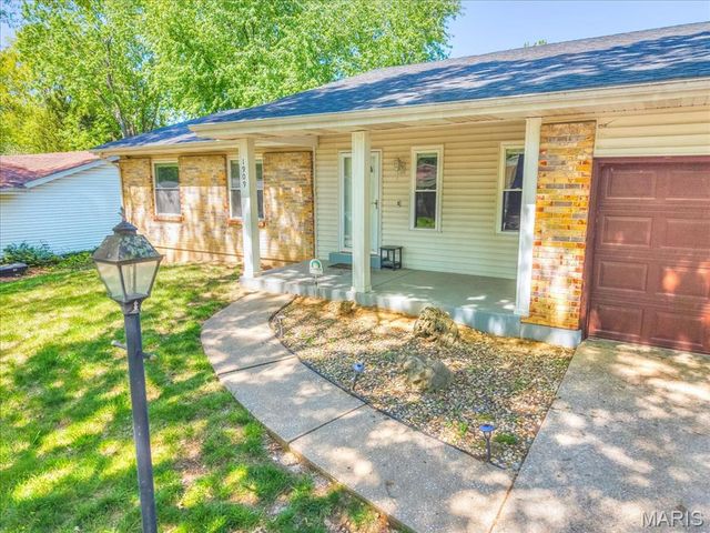 1909 Lakeheights Lane, Spanish Lake, MO 63138