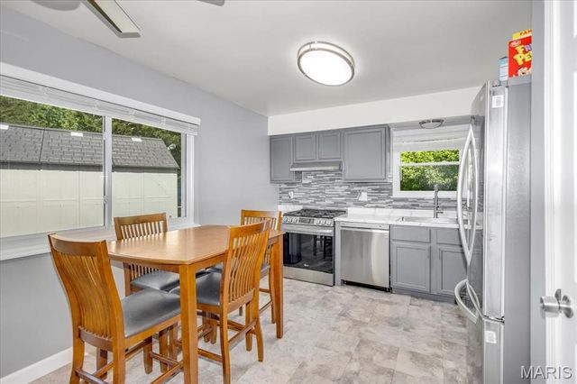 1909 Lakeheights Lane, Spanish Lake, MO 63138