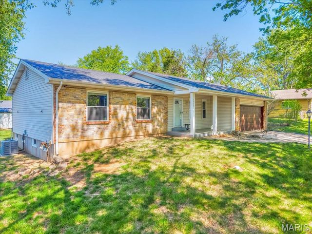 1909 Lakeheights Lane, Spanish Lake, MO 63138