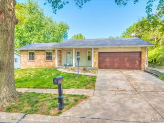 1909 Lakeheights Lane, Spanish Lake, MO 63138