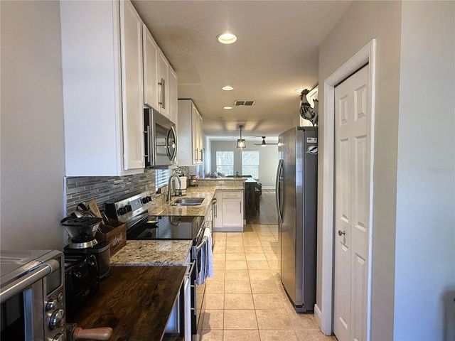 1934 W SPRUCE STREET, Tampa, FL 33607