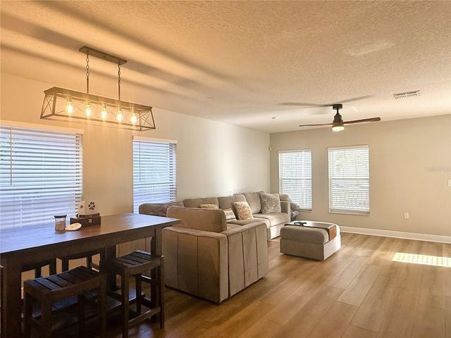 1934 W SPRUCE STREET, Tampa, FL 33607