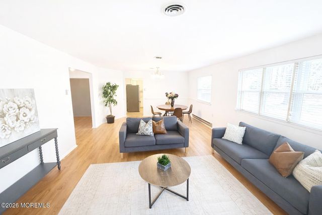 988 B Constitution Boulevard, Whiting, NJ 08759