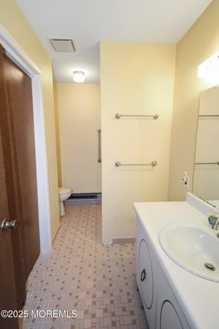 988 B Constitution Boulevard, Whiting, NJ 08759