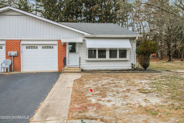 988 B Constitution Boulevard, Whiting, NJ 08759