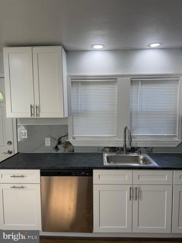 11 HEATH ST, Ewing Twp, NJ 08638