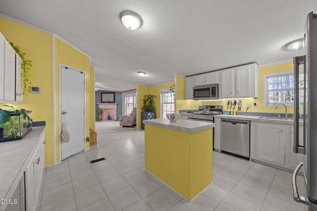 102 Foxtree Court, Benson, NC 27504