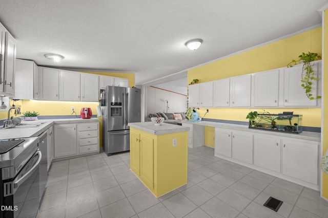 102 Foxtree Court, Benson, NC 27504