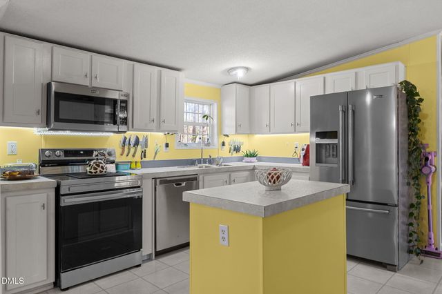 102 Foxtree Court, Benson, NC 27504