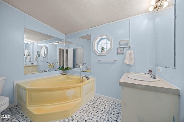 102 Foxtree Court, Benson, NC 27504