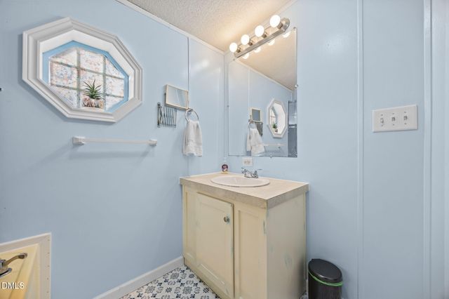 102 Foxtree Court, Benson, NC 27504