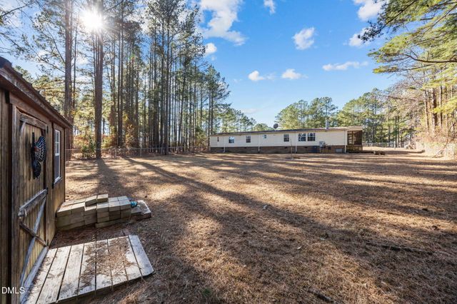 102 Foxtree Court, Benson, NC 27504