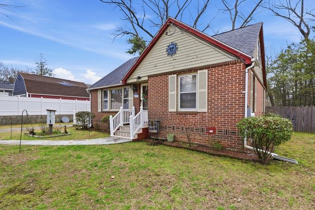 19 Carnavon Circle, Springfield, MA 01109