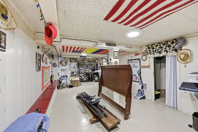 19 Carnavon Circle, Springfield, MA 01109