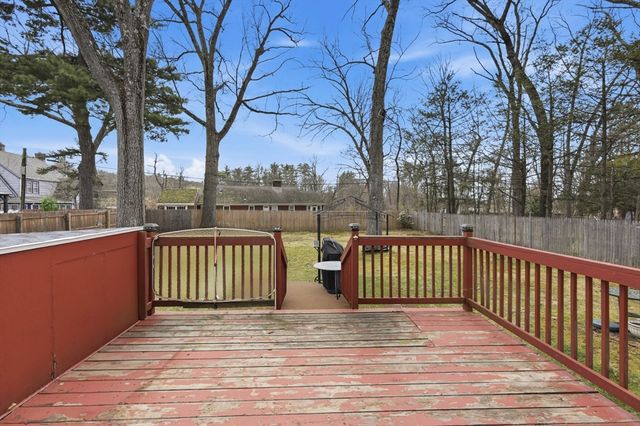 19 Carnavon Circle, Springfield, MA 01109