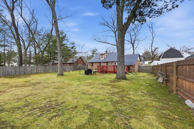 19 Carnavon Circle, Springfield, MA 01109
