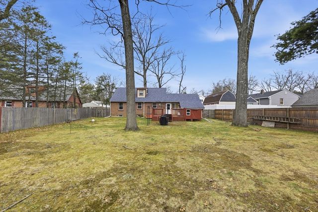 19 Carnavon Circle, Springfield, MA 01109