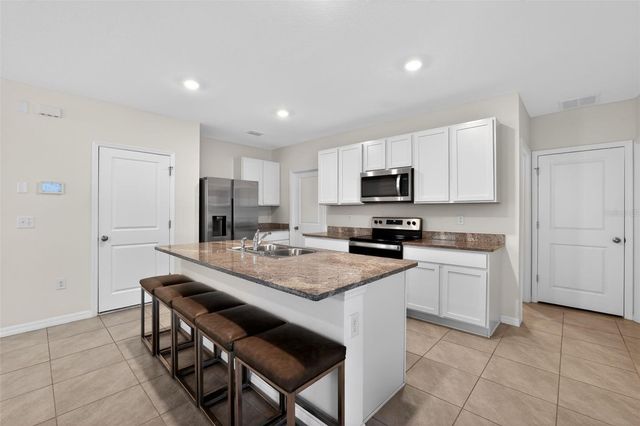 32597 CANYONLANDS DRIVE, Wesley Chapel, FL 33543