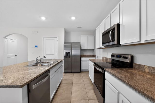 32597 CANYONLANDS DRIVE, Wesley Chapel, FL 33543