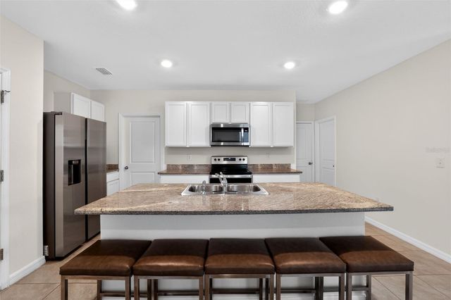 32597 CANYONLANDS DRIVE, Wesley Chapel, FL 33543