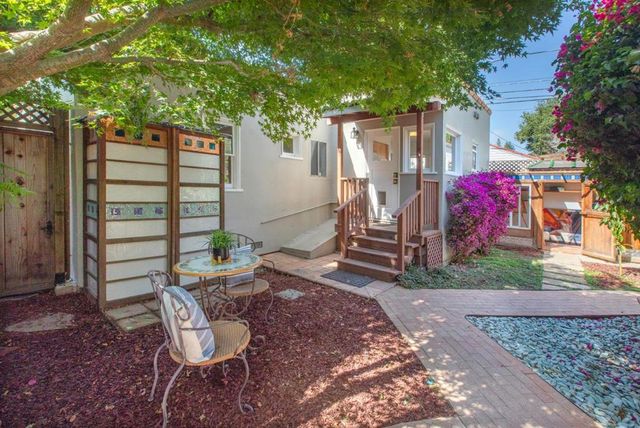 212 Gilbert Avenue, Menlo Park, CA 94025