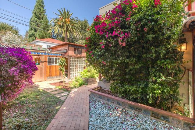 212 Gilbert Avenue, Menlo Park, CA 94025