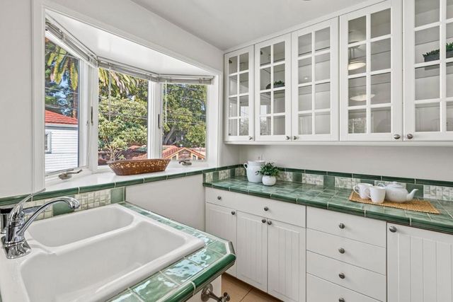 212 Gilbert Avenue, Menlo Park, CA 94025