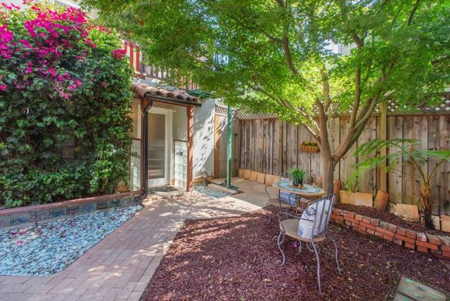 212 Gilbert Avenue, Menlo Park, CA 94025