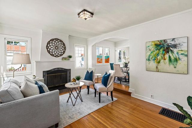 212 Gilbert Avenue, Menlo Park, CA 94025