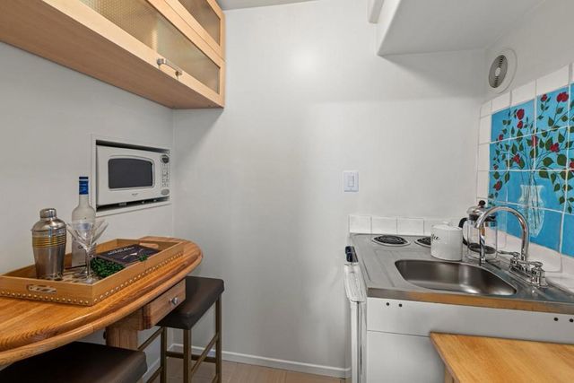 212 Gilbert Avenue, Menlo Park, CA 94025