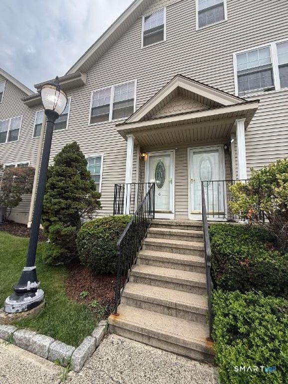 40 Division Street 6, Danbury, CT 06810