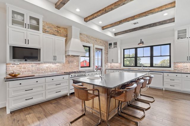 452 Southwick Ranch RD, Johnson City, TX 78636