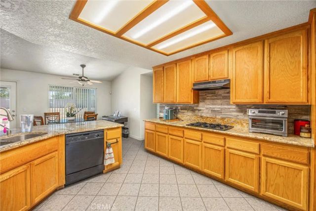16403 El Centro Street, Hesperia, CA 92345